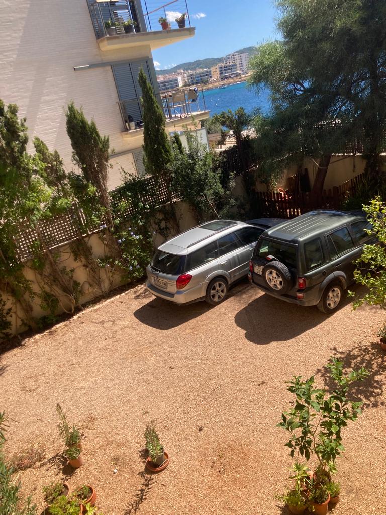 Dúplex con Jardín y Entrada para Coches en Ibiza — foto 2